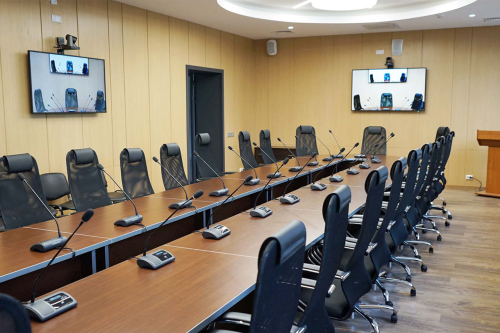 عملکرد ویدیو پروژکتورهای لیزری پاناسونیک در محیط‌های پرنور؛ چرا این سری واقعاً یک سر و گردن بالاتر است؟