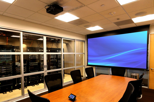 نقش پرده‌های ALR در بهبود کیفیت تصویر پروژکتور