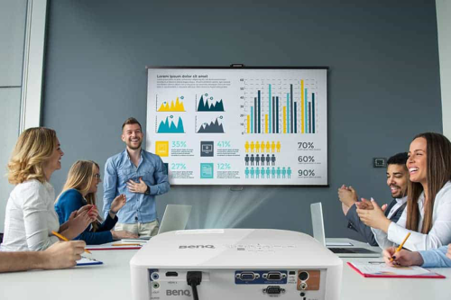 پروژکتورهای حرفه‌ای پاناسونیک در سری‌های سینمایی و صنعتی خود از فناوری 3-Chip DLP استفاده می‌کنند.